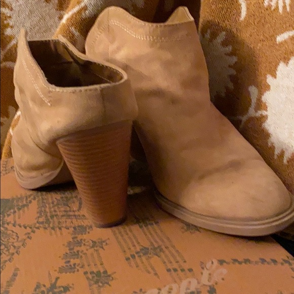 Dolce vita mustard mules - Picture 3 of 3